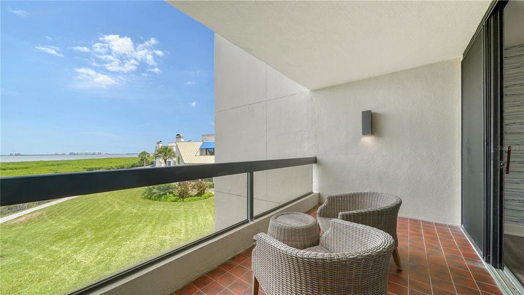 1930 HARBOURSIDE DRIVE 122 photo 9