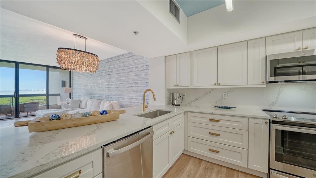 1930 HARBOURSIDE DRIVE 122 photo 19