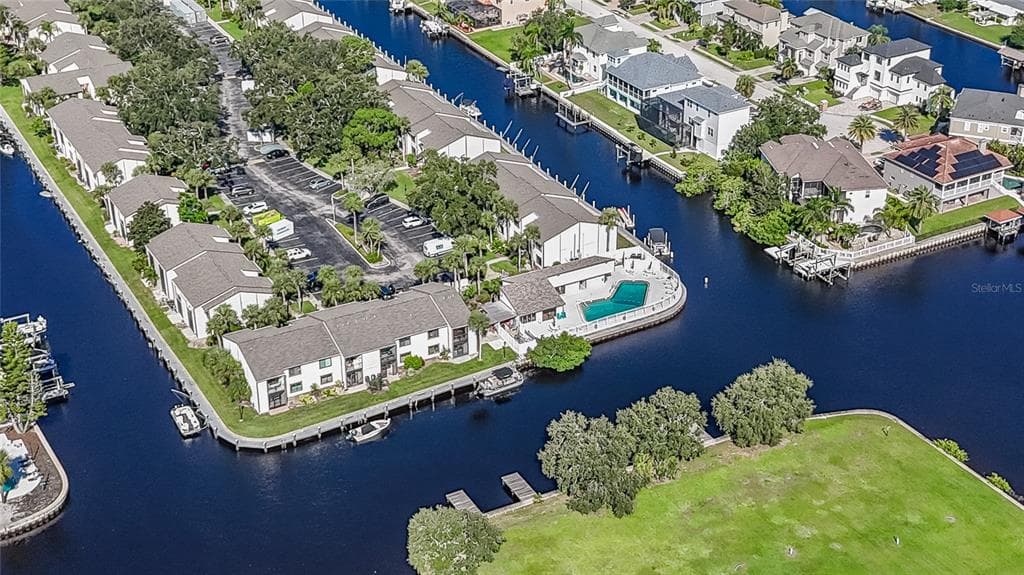 372 MOORINGS COVE DRIVE 372 photo 7