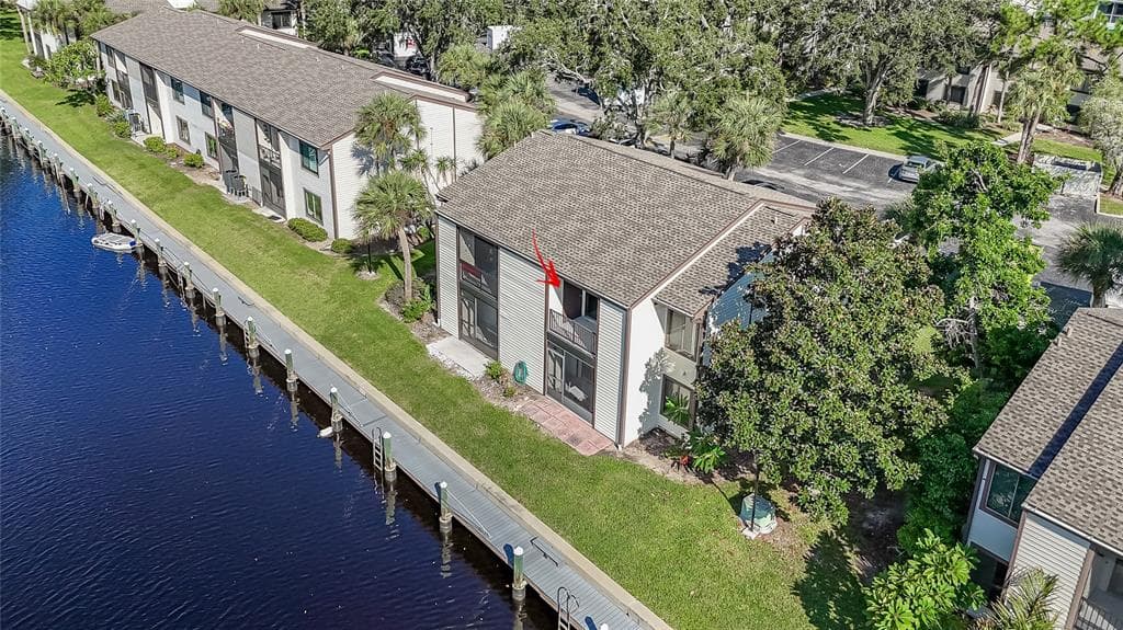 372 MOORINGS COVE DRIVE 372 photo 3