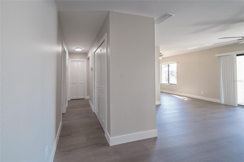 372 MOORINGS COVE DRIVE 372 photo 18
