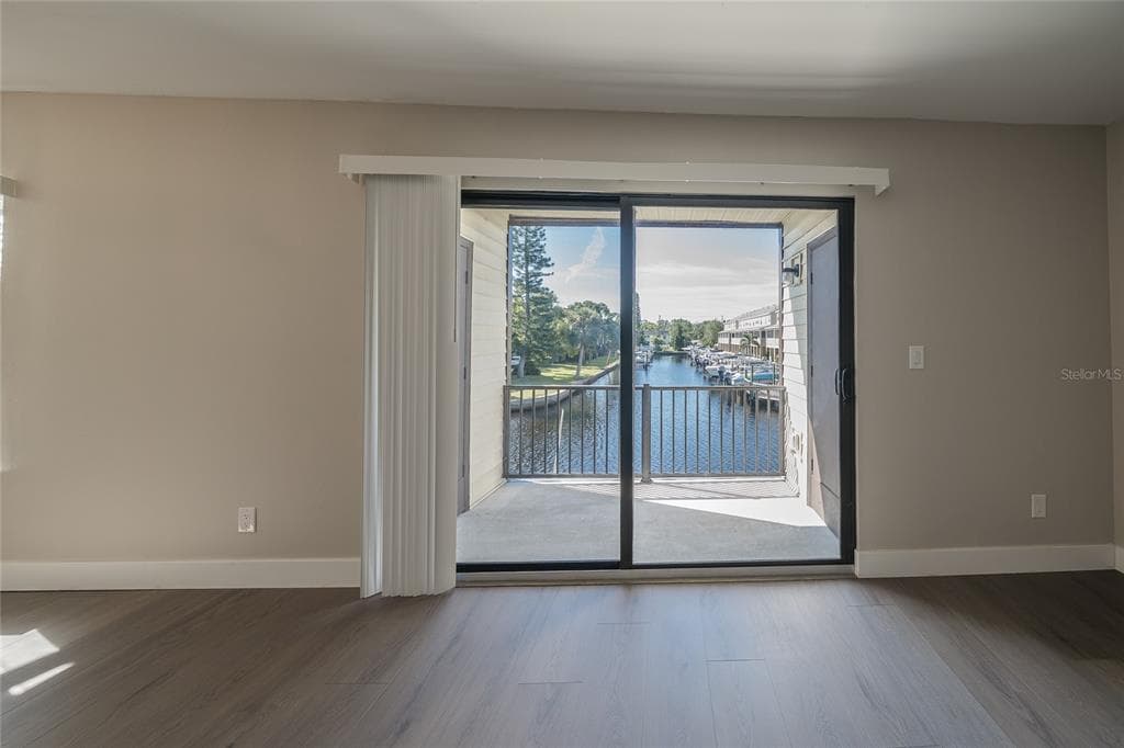 372 MOORINGS COVE DRIVE 372 photo 19