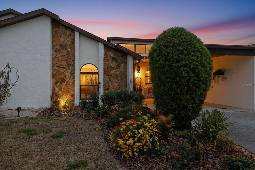 9143 LINGROVE ROAD photo 1