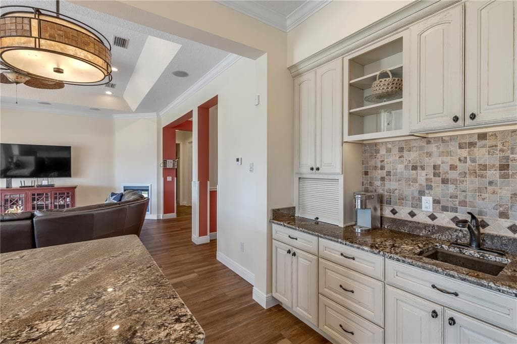 2185 TURNBULL BAY ROAD photo 19