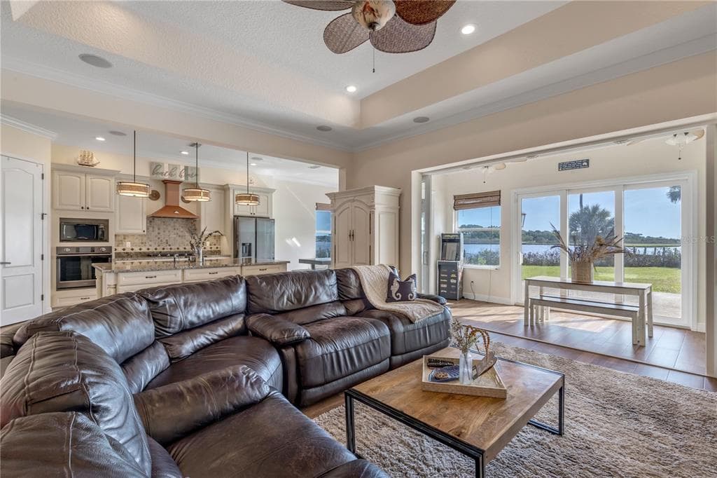2185 TURNBULL BAY ROAD photo 8