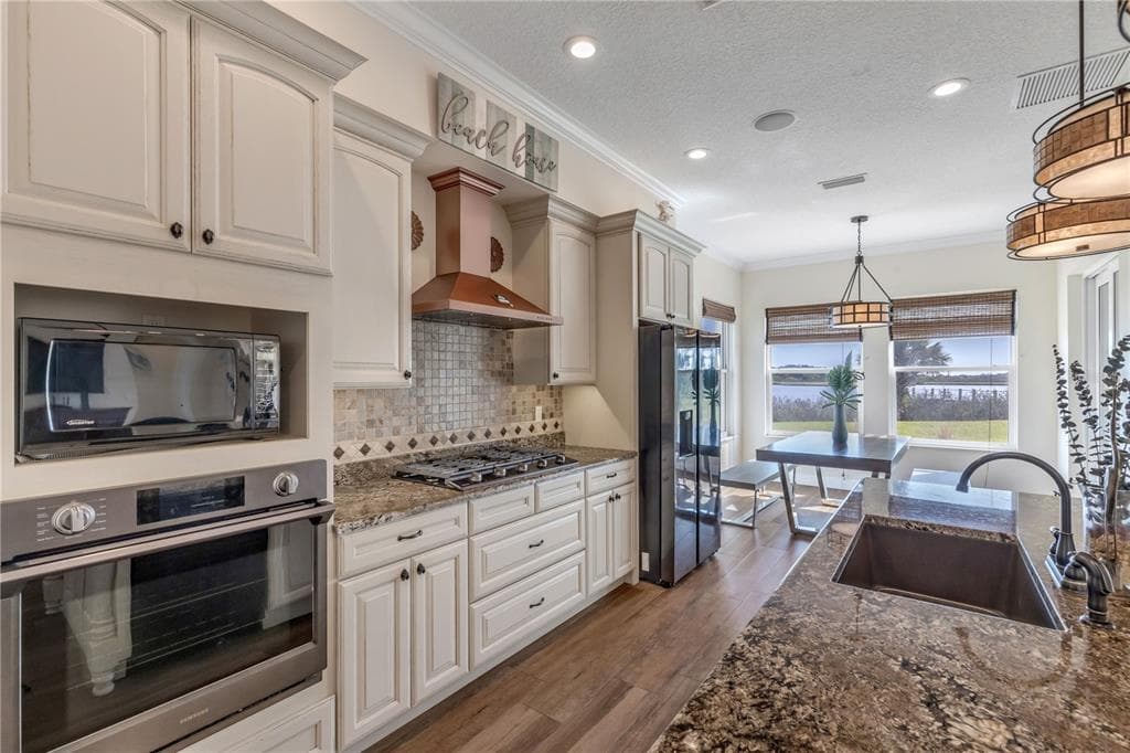 2185 TURNBULL BAY ROAD photo 21