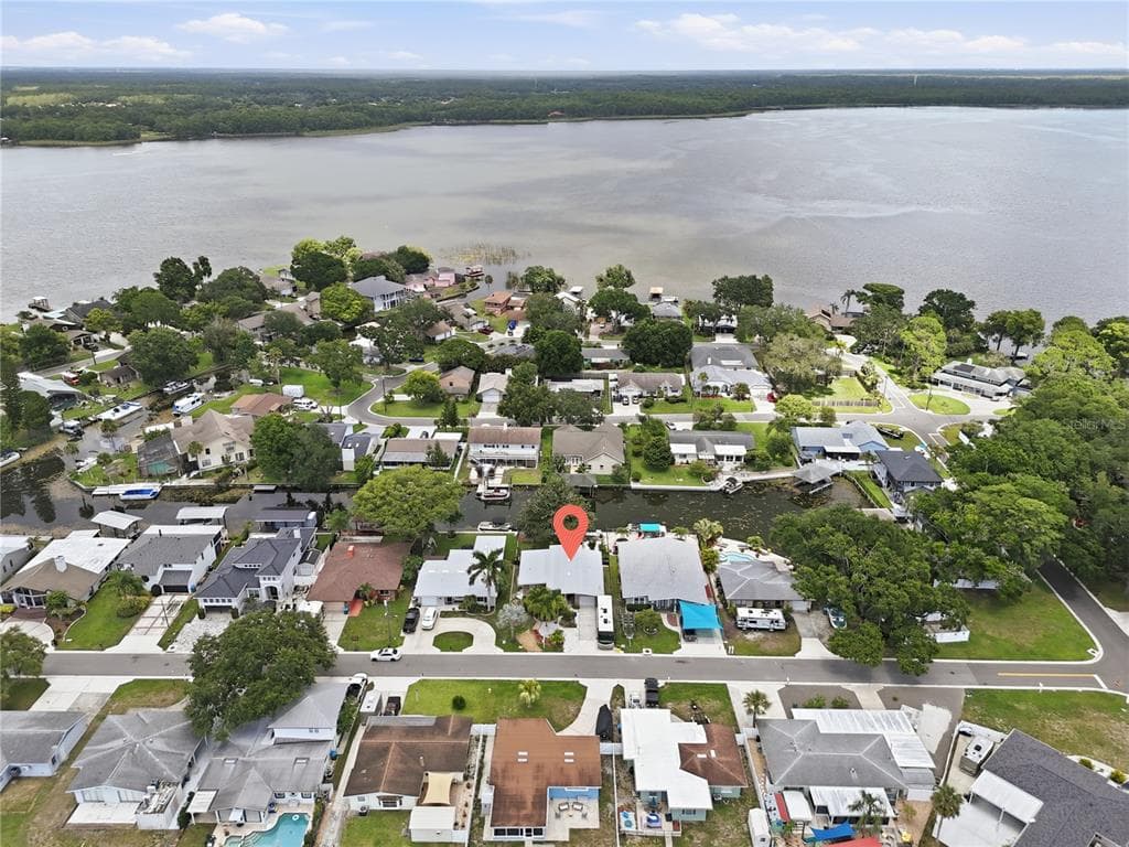 179 E CANAL DRIVE photo 1