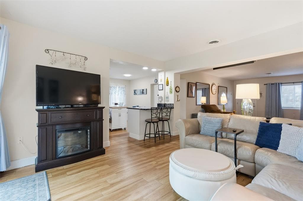179 E CANAL DRIVE photo 11
