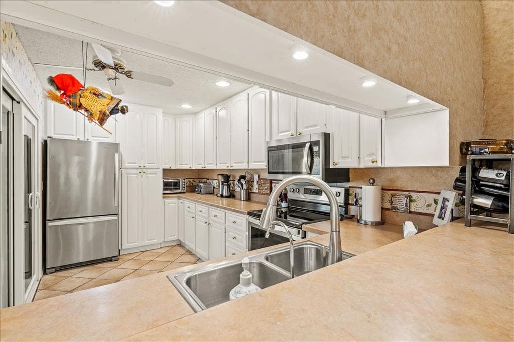 4612 PARK LAKE TERRACE N photo 9