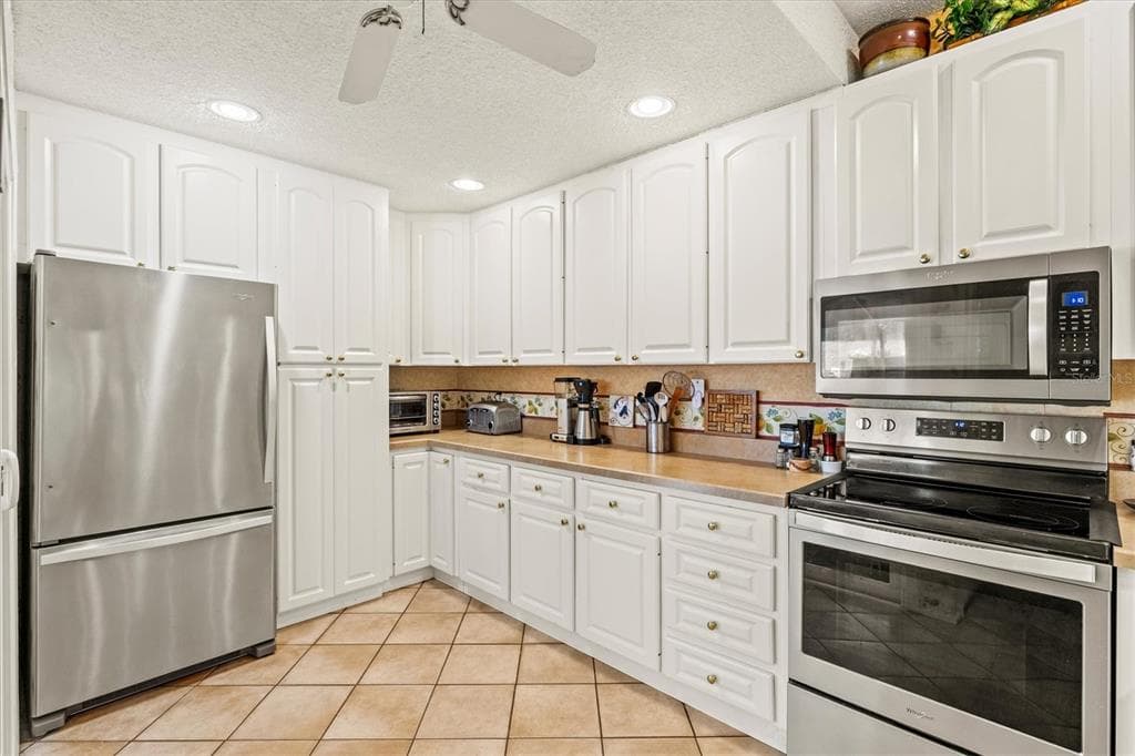 4612 PARK LAKE TERRACE N photo 10