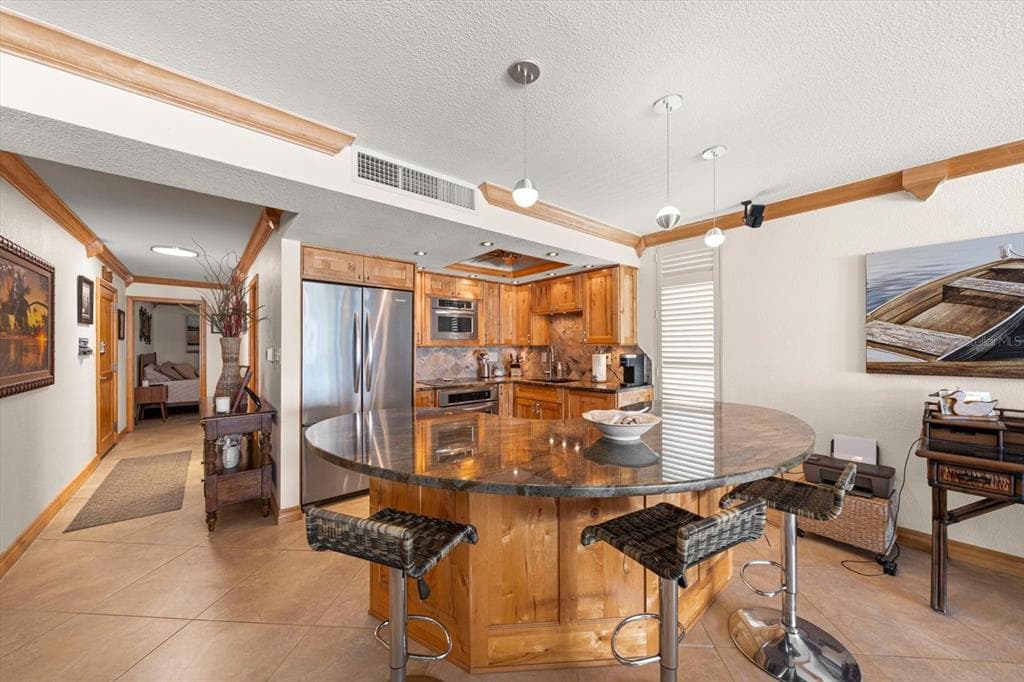 506 GULF BOULEVARD 201 photo 4