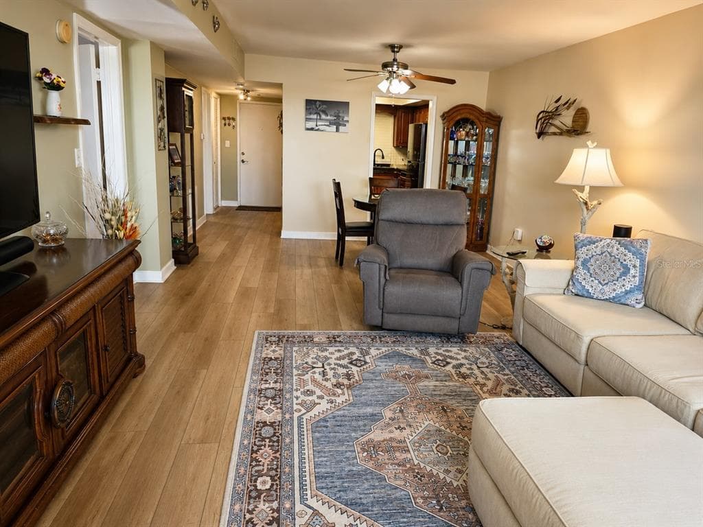 5130 BRITTANY DRIVE S 604 photo 3