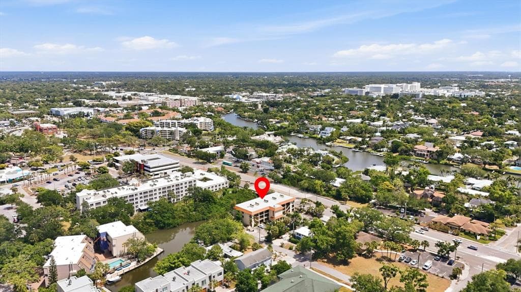 1650 PINE TREE LANE 103 photo 4