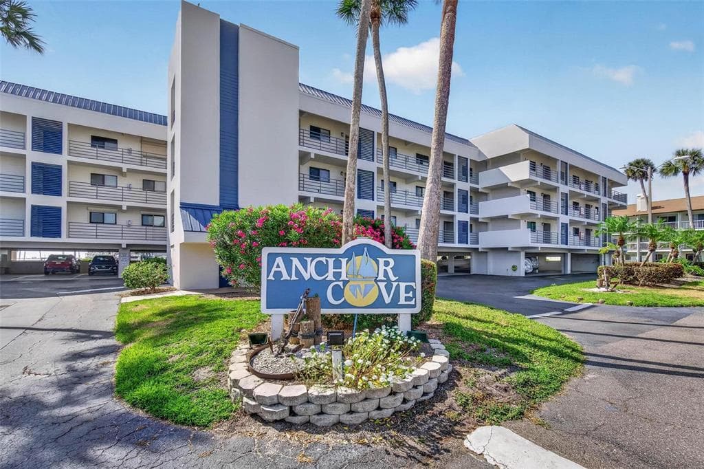 363 PINELLAS BAYWAY S 42 photo 3