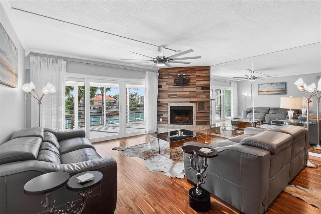 363 PINELLAS BAYWAY S 42 photo 18