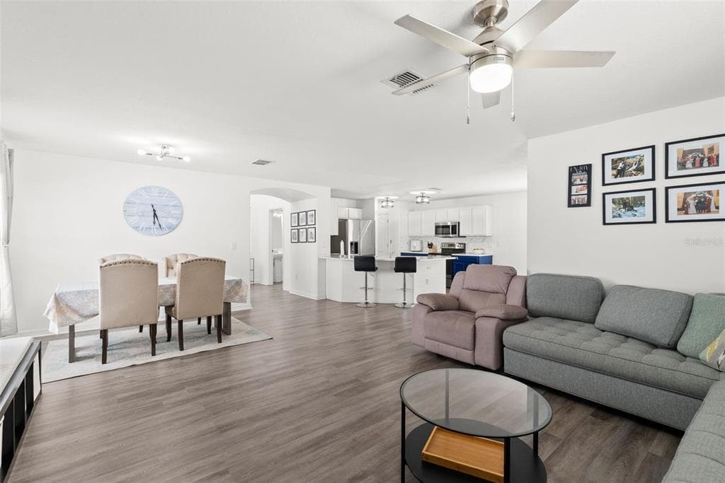 12607 CHENWOOD AVENUE photo 9