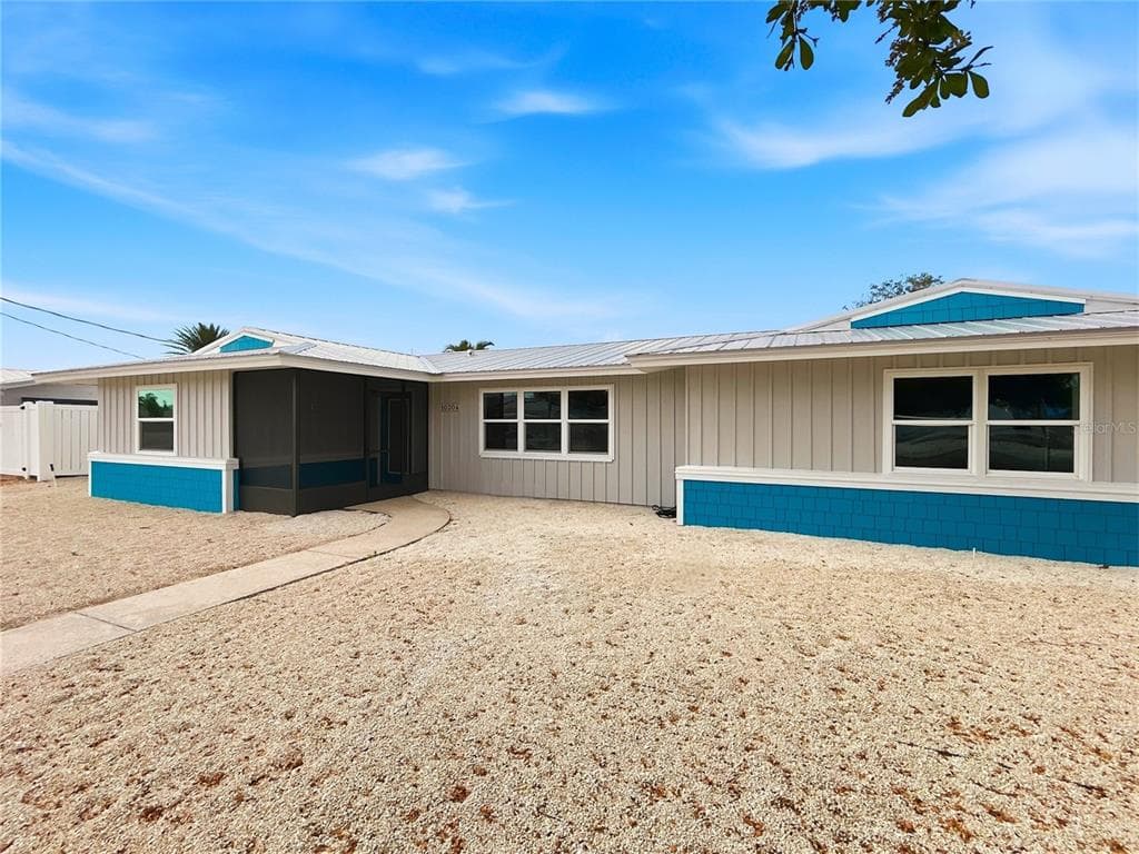 10304 KINGFISHER ROAD W photo 3
