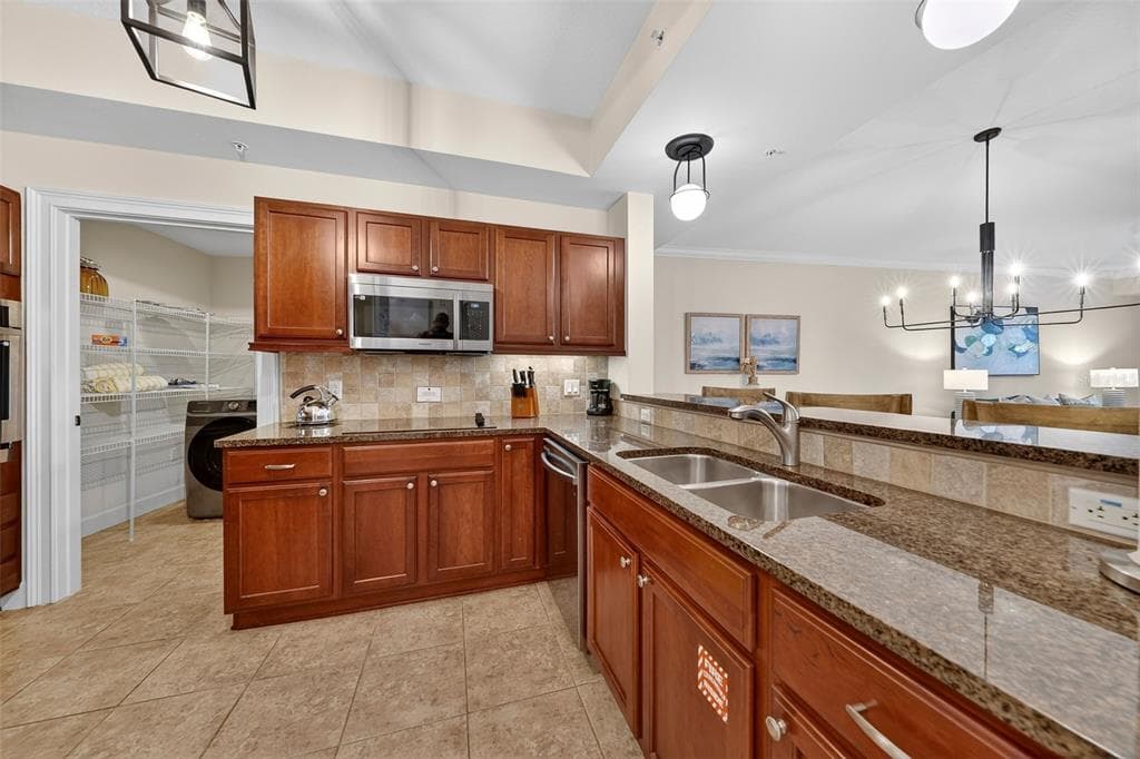 102 YACHT HARBOR DRIVE 365 photo 12