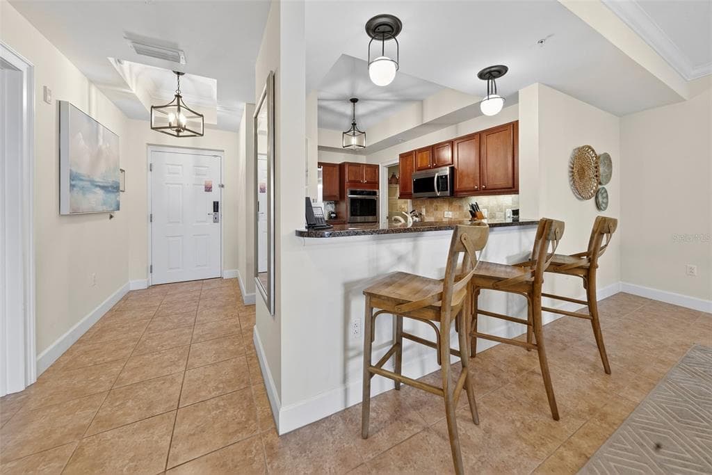 102 YACHT HARBOR DRIVE 365 photo 5