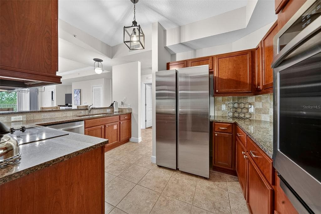 102 YACHT HARBOR DRIVE 365 photo 9