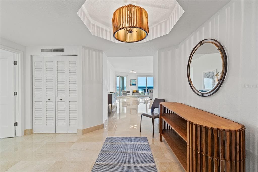 1180 GULF BOULEVARD 401 photo 2