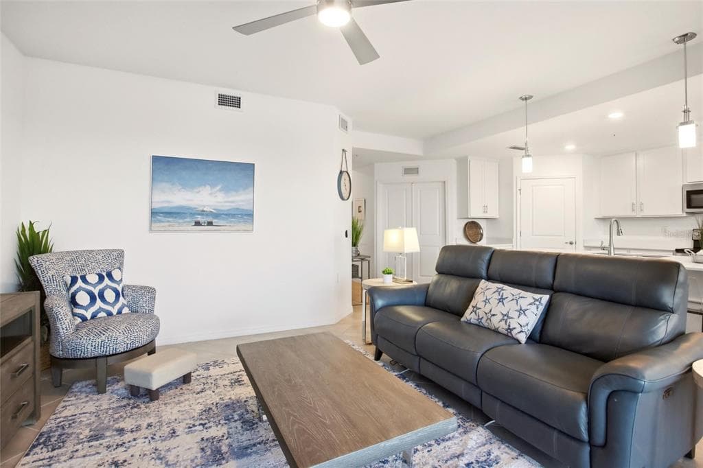 14214 HERITAGE LANDING BOULEVARD 816 photo 15