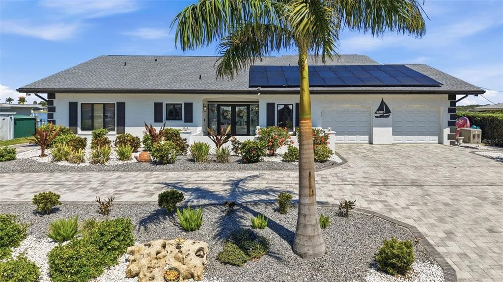 5207 BAY STATE ROAD photo 2