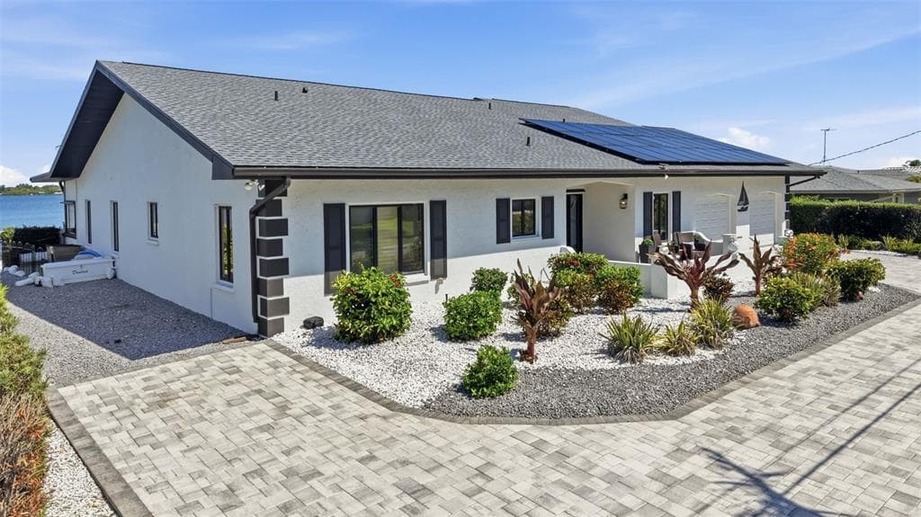 5207 BAY STATE ROAD photo 1