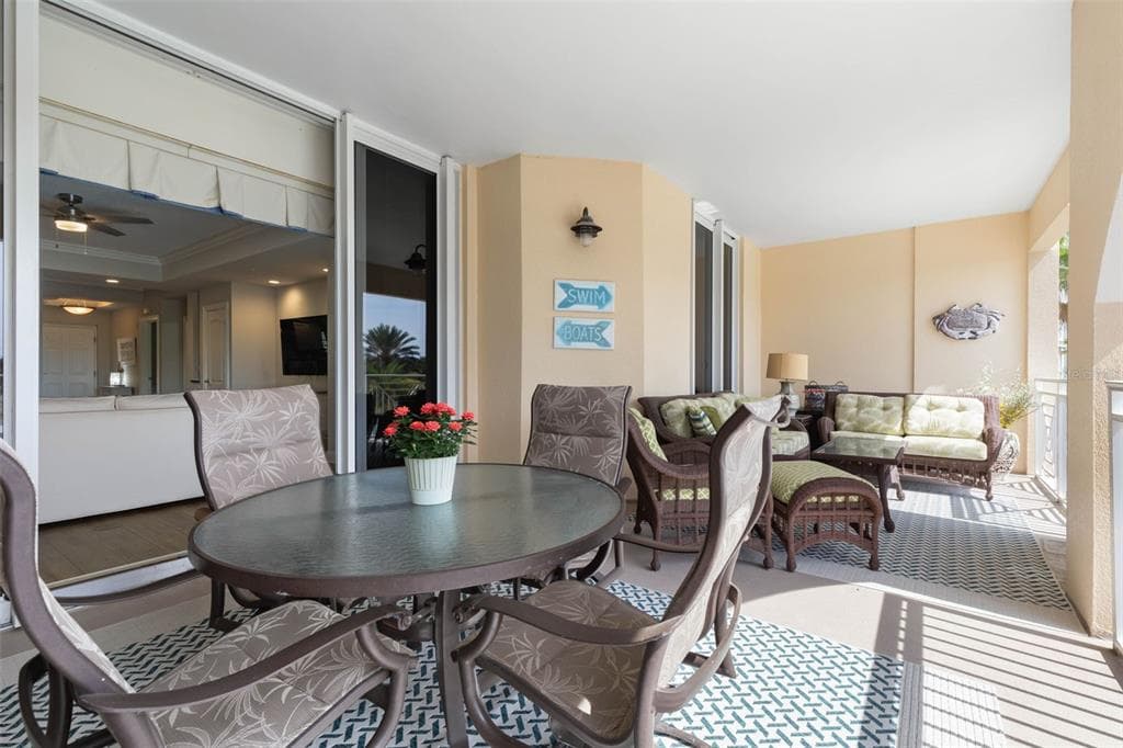 102 YACHT HARBOR DRIVE 371 photo 23