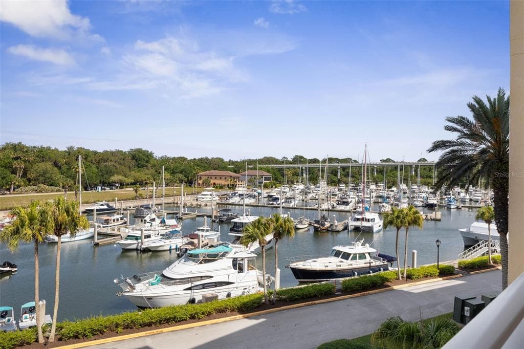102 YACHT HARBOR DRIVE 371 photo 7