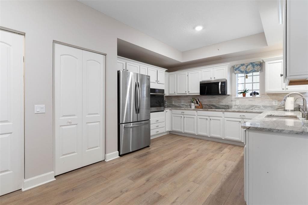 102 YACHT HARBOR DRIVE 371 photo 10