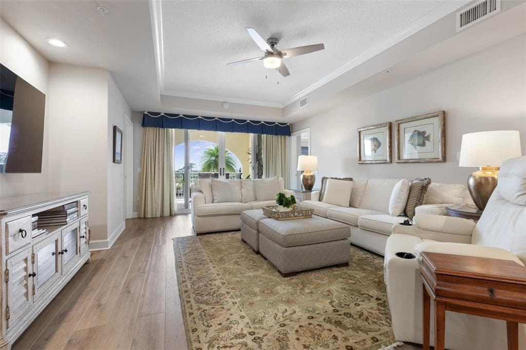 102 YACHT HARBOR DRIVE 371 photo 18