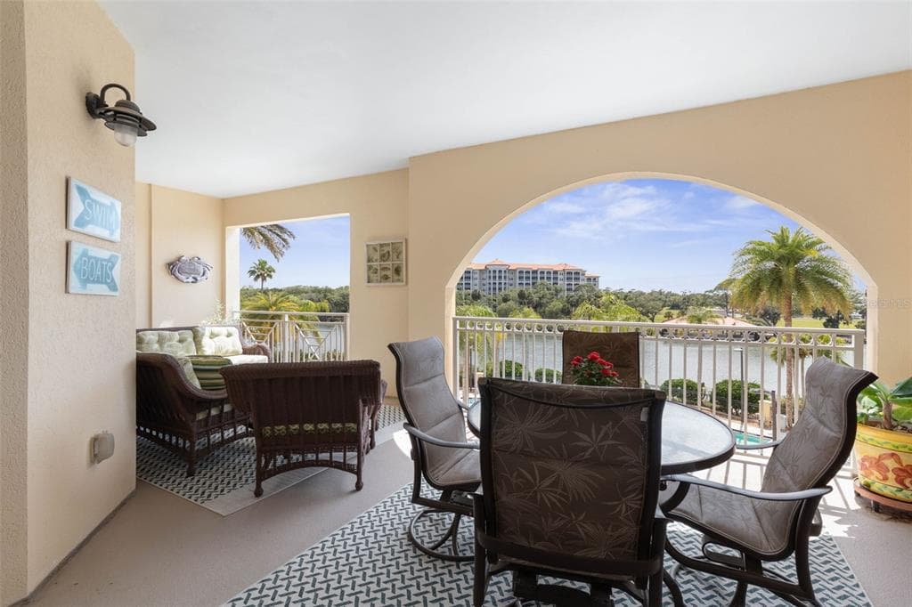 102 YACHT HARBOR DRIVE 371 photo 21