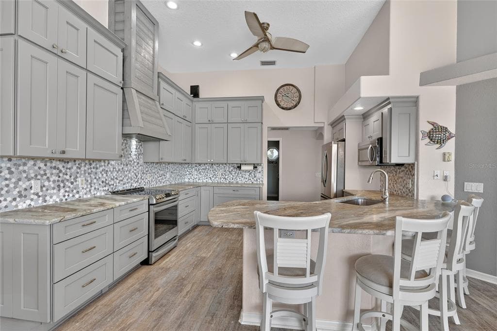 9348 SPRING CIRCLE photo 17