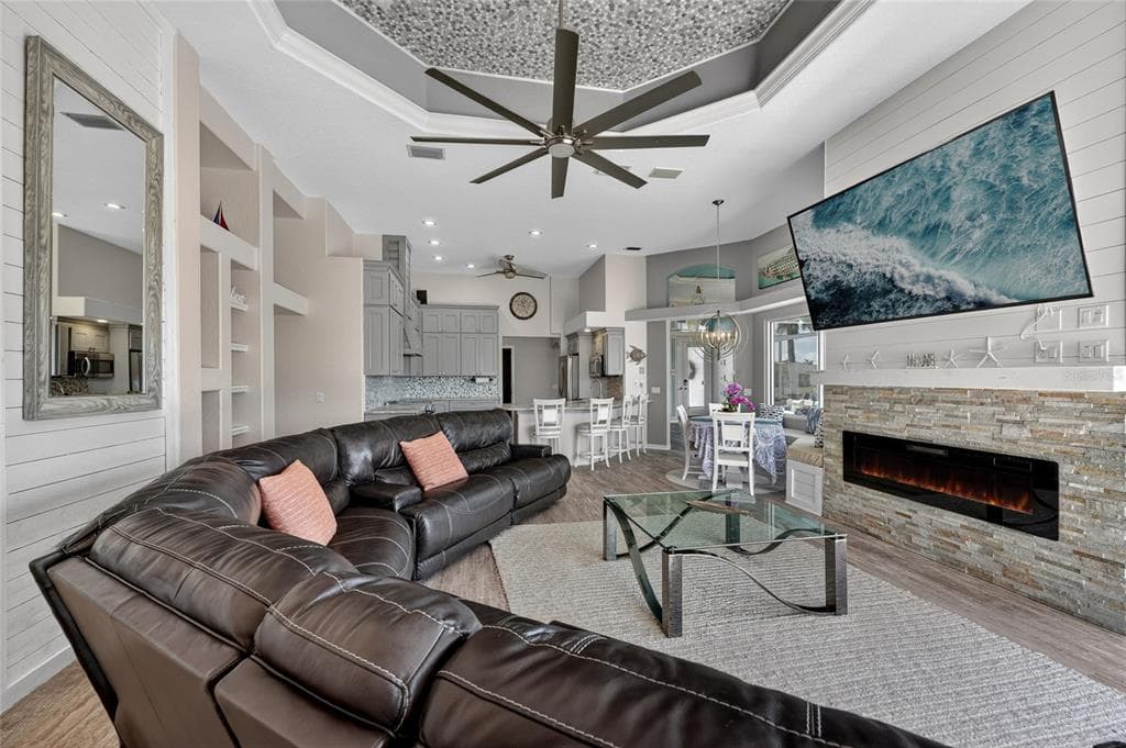 9348 SPRING CIRCLE photo 16