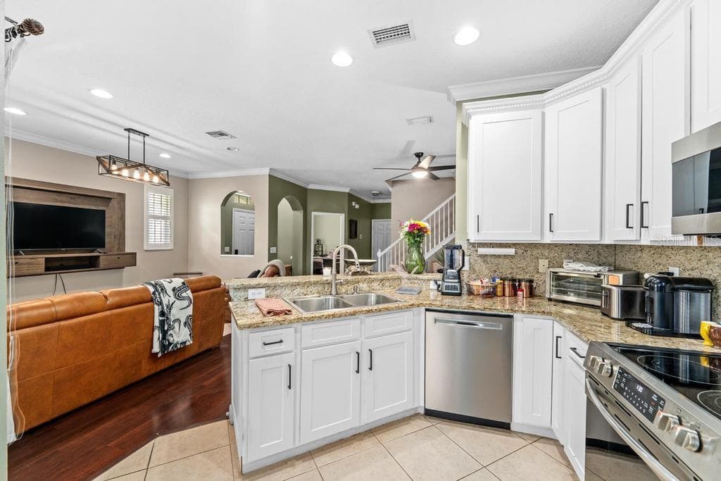 14072 WATERVILLE CIRCLE photo 9