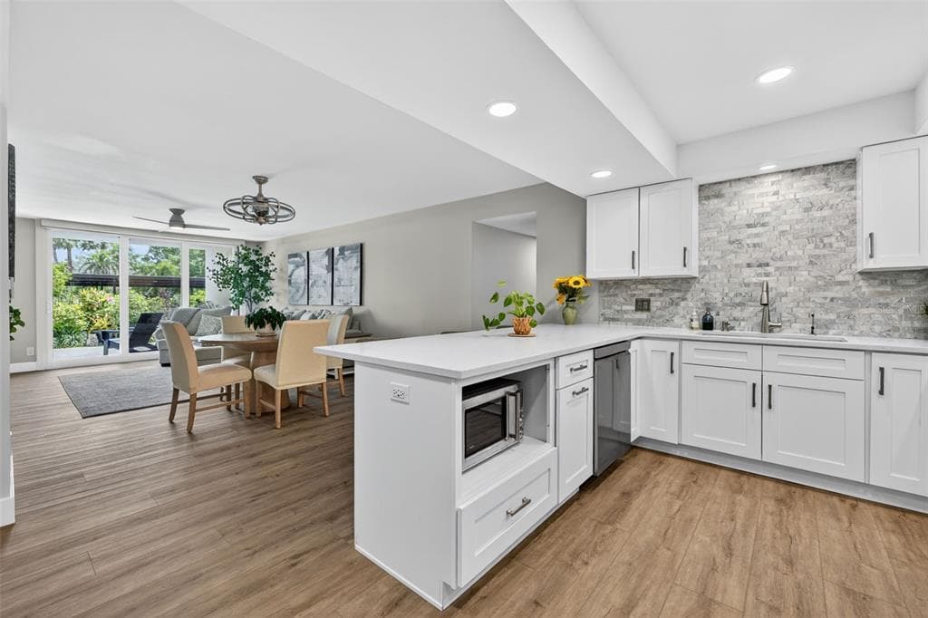 100 OAKMONT LANE 107 & 108 photo 10