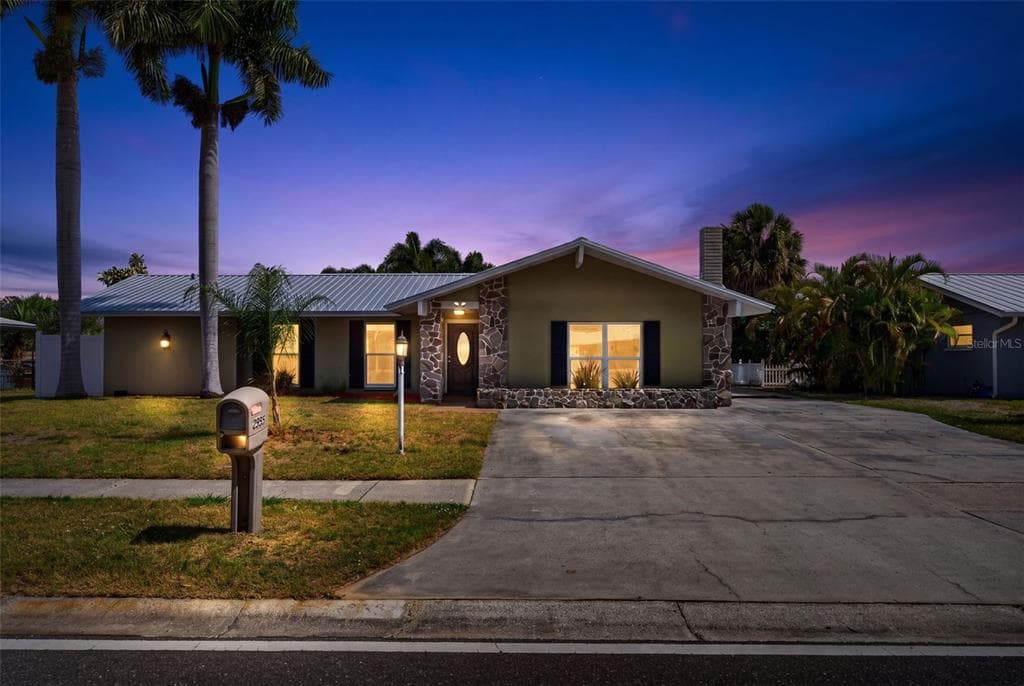 2555 CONSTITUTION BOULEVARD photo 1