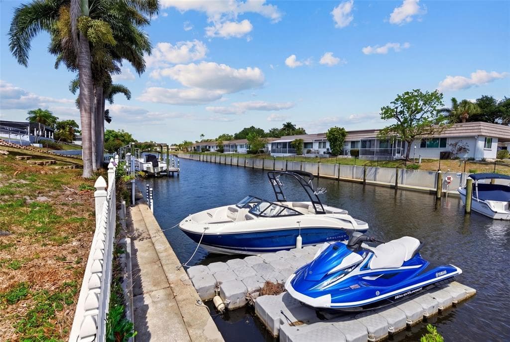 2555 CONSTITUTION BOULEVARD photo 4