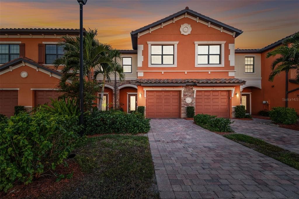20252 LAGENTE CIRCLE photo 1