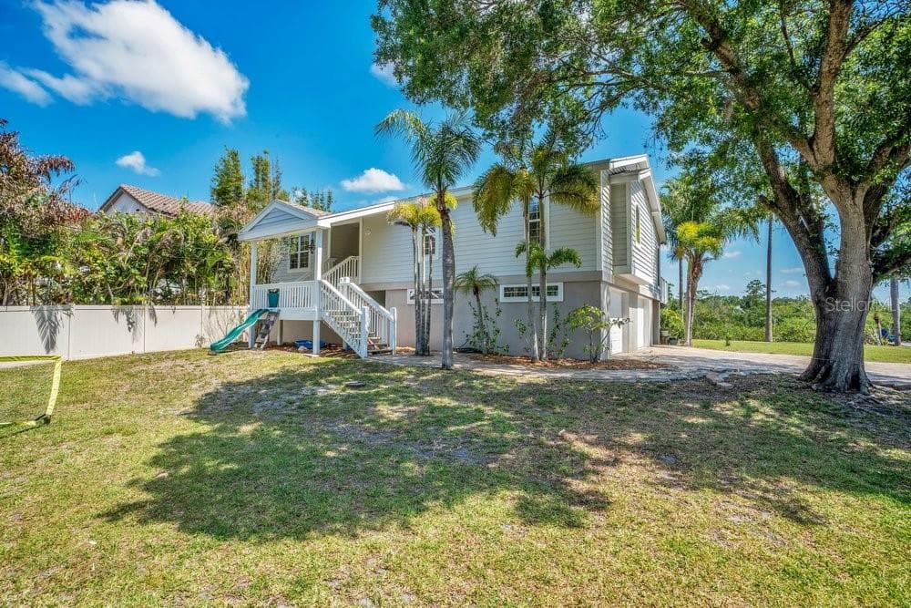 3858 SHORE BOULEVARD photo 1