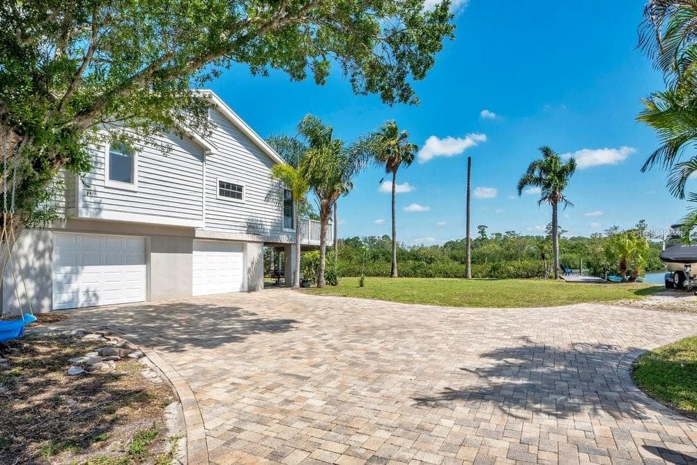 3858 SHORE BOULEVARD photo 4