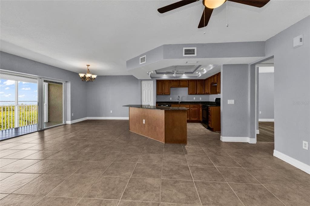101 N MARION COURT 213 photo 7