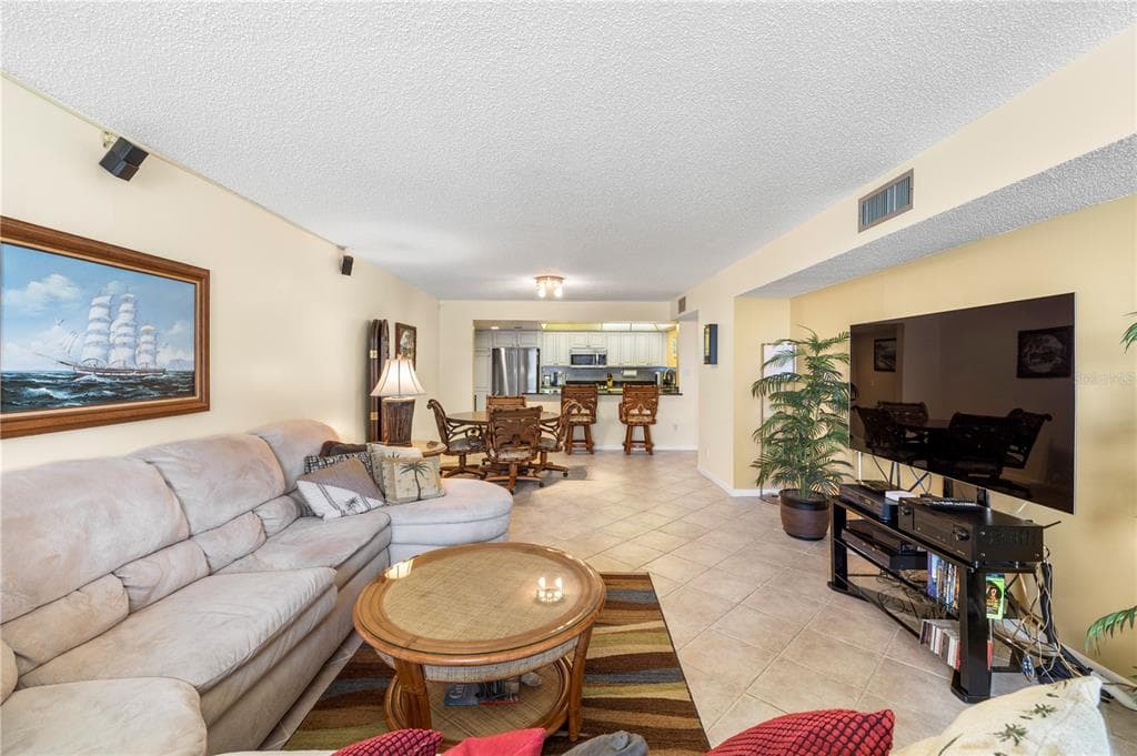 1460 GULF BOULEVARD 412 photo 23