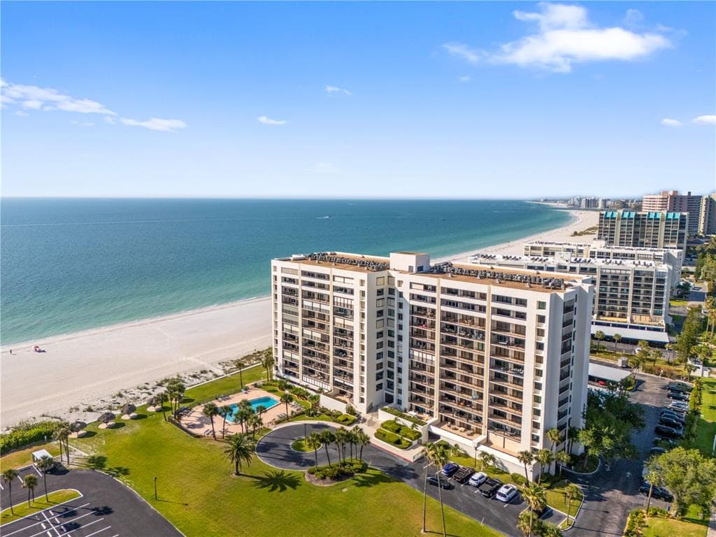 1460 GULF BOULEVARD 412 photo 2