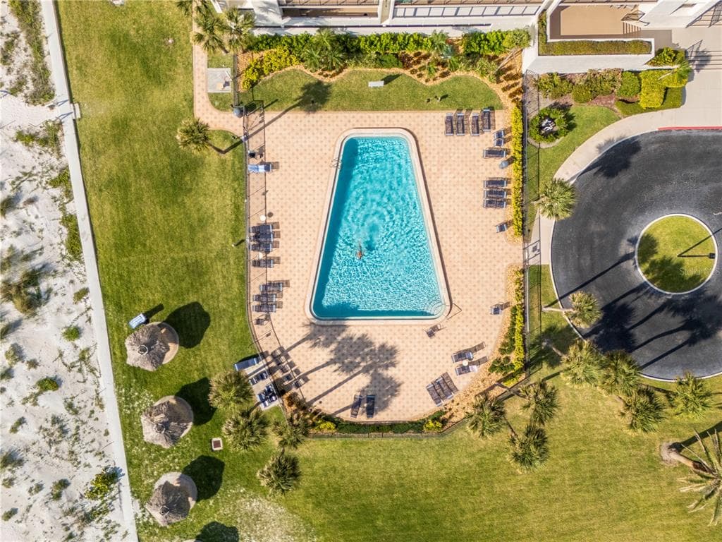 1460 GULF BOULEVARD 412 photo 3