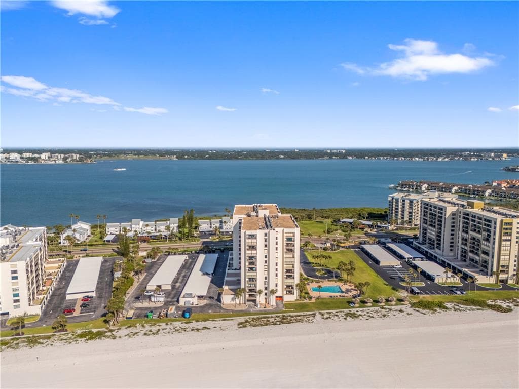 1460 GULF BOULEVARD 412 photo 11