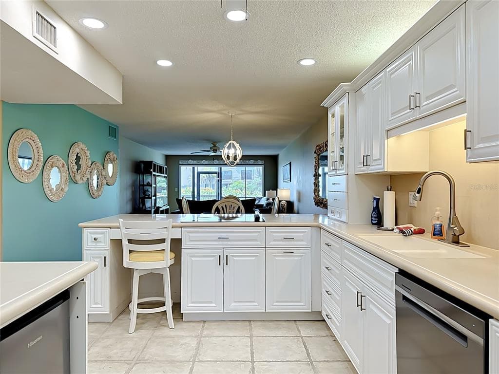 1515 PELICAN POINT DRIVE BA185 photo 18