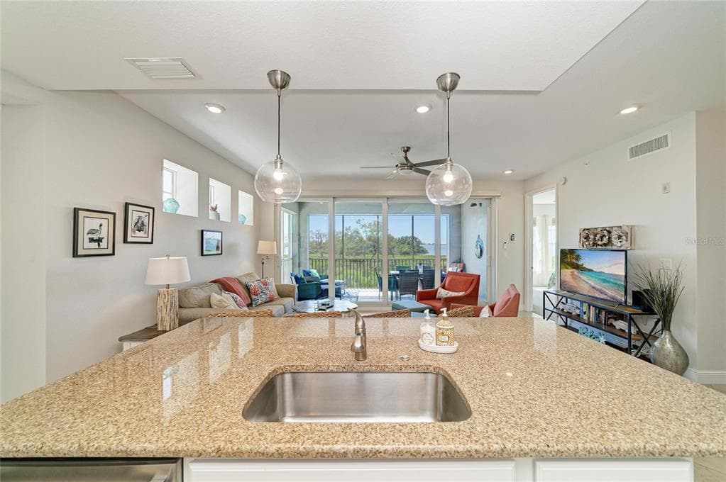 392 ARUBA CIRCLE 102 photo 13