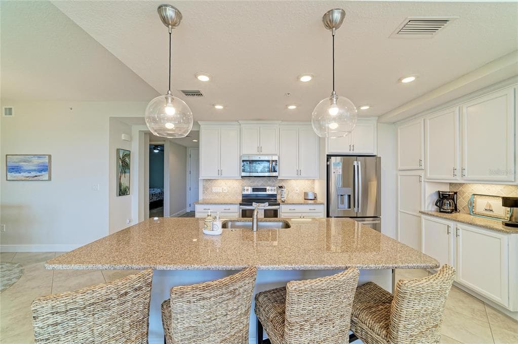 392 ARUBA CIRCLE 102 photo 8